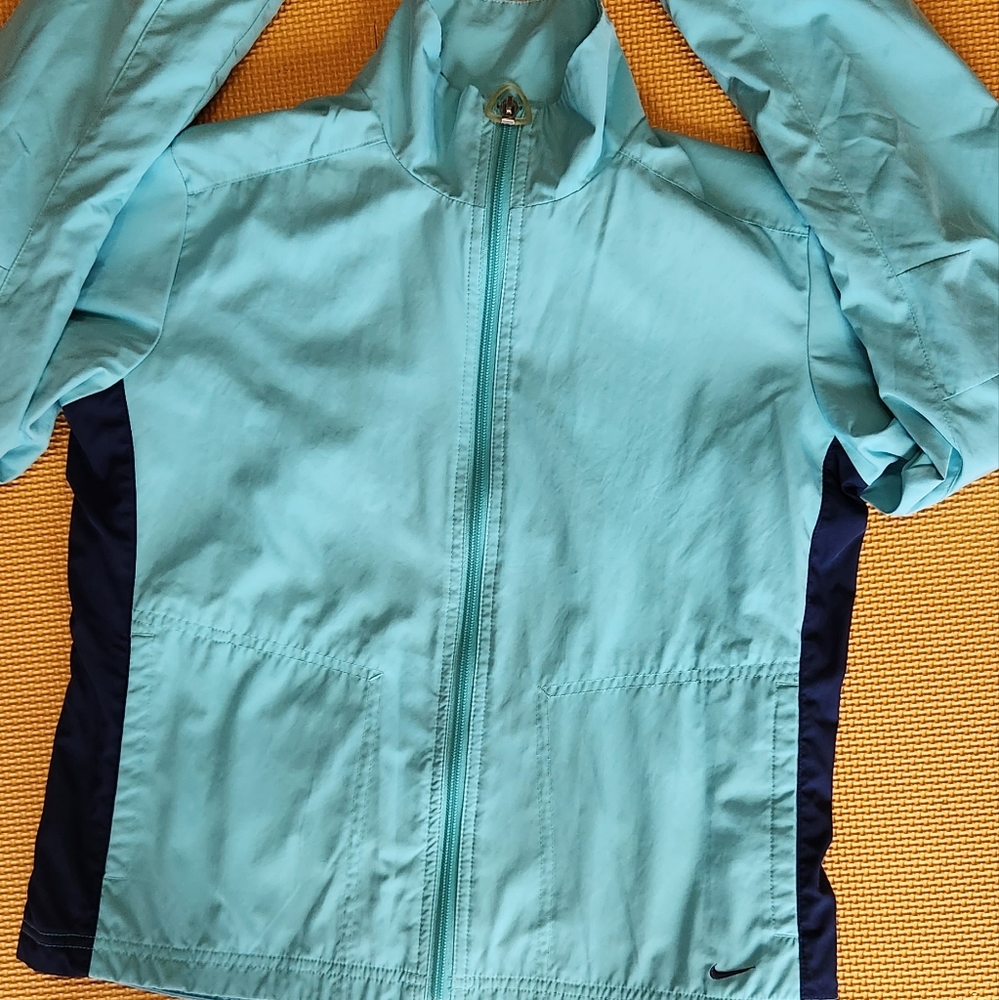 Nike Lightweight Zip-Up Jacket